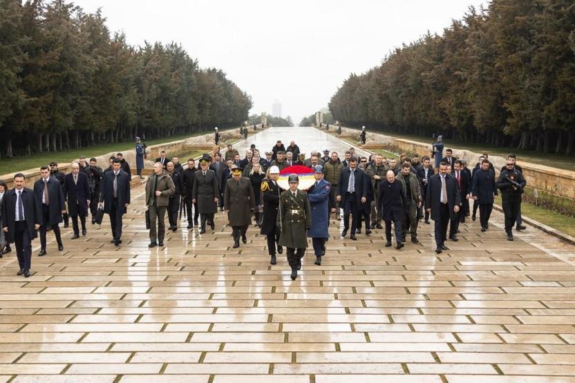 Ukrayna Devlet Başkanı Zelenski, Anıtkabiri ziyaret etti