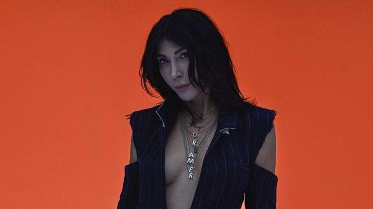 Hande Yener Transparan Elbisesiyle Dikkat Ekti Son Dakika Magazin