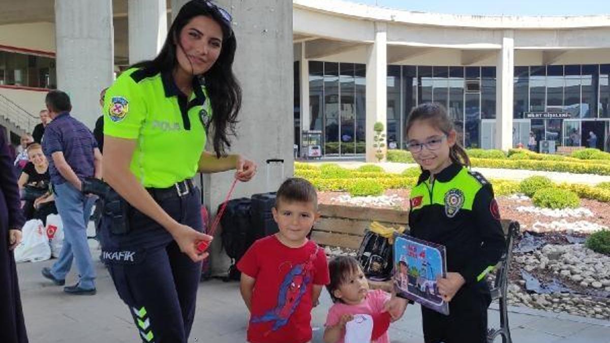 Bayram tatili yolculuğuna çıkanlara emniyet kemeri uyarısı Merkez Haber