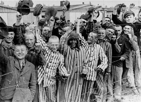 Naziler'in Dachau Toplama Kampı ele geçirildi