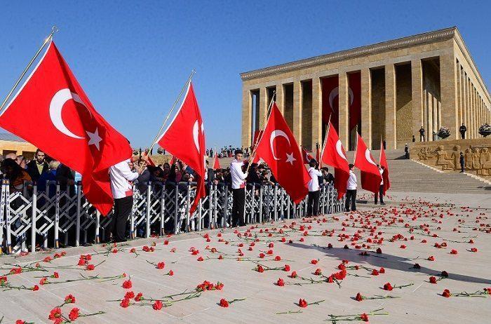 29 Ekim Cumhuriyet Bayramı şiirleri: 1, 2, 3, 4, 5 kıtalık uzun, kısa Cumhuriyet Bayramı ile ilgili şiirler...