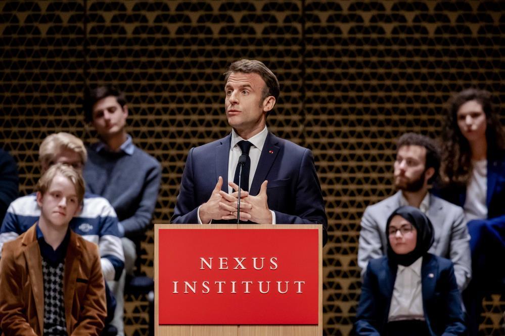 Macron'un sözünü kestiler: Fransız demokrasisi nerede?