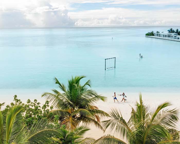 Tropikal bir adaya ailece düşseniz yanınıza ne alırdınız?