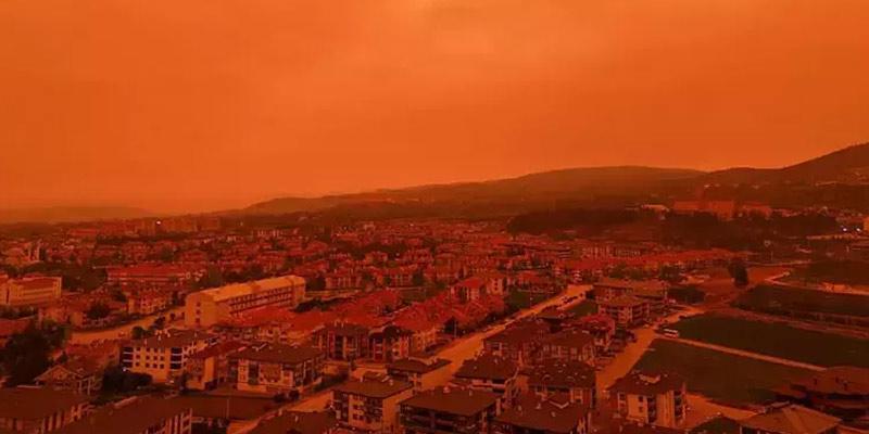 Bu görüntüler Türkiye'den! Gökyüzü kırmızıya boyandı