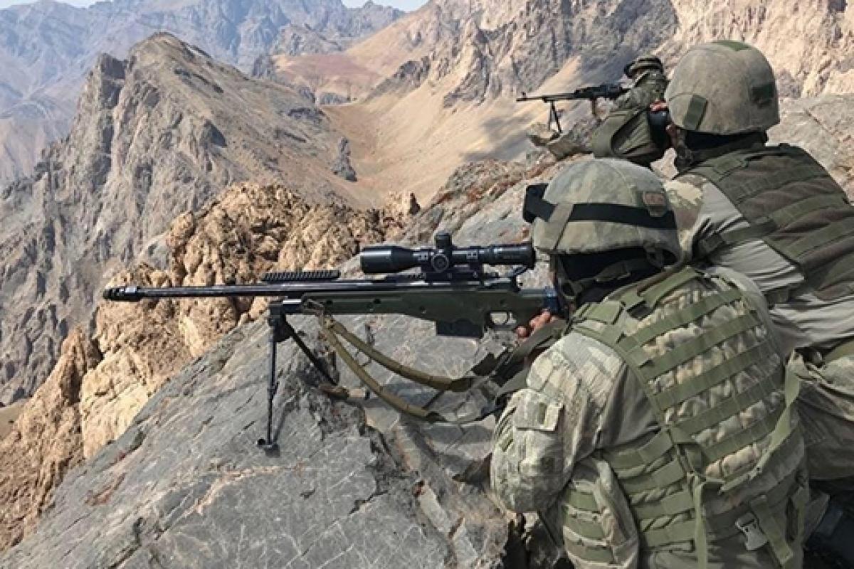 SON DAKİKA: Sınır ötesinde 4 PKK'lı terörist etkisiz hale getirildi