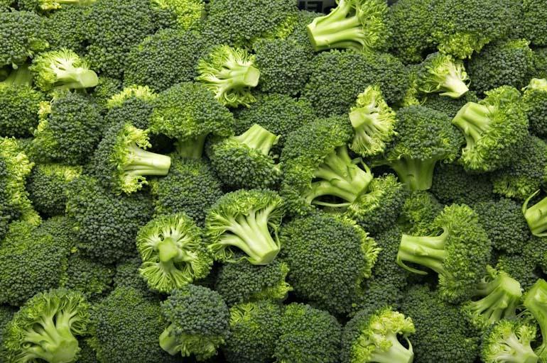 9 yeşil sebze, 9 müthiş fayda! Sağlıklı bir kalpten çelik gibi hafızaya... Bu sebzelere sofranızda yer açın