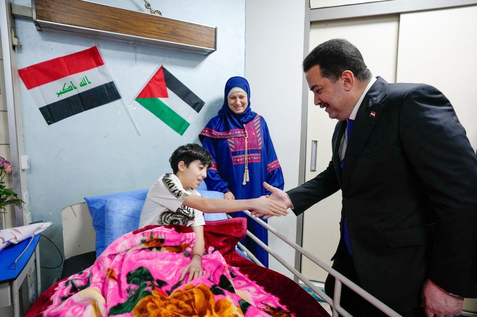 Irak Başbakanı Sudani’den Filistinli yaralılara ziyaret