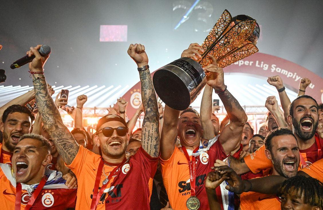 Galatasaray’da şampiyonluk kutlaması başladı