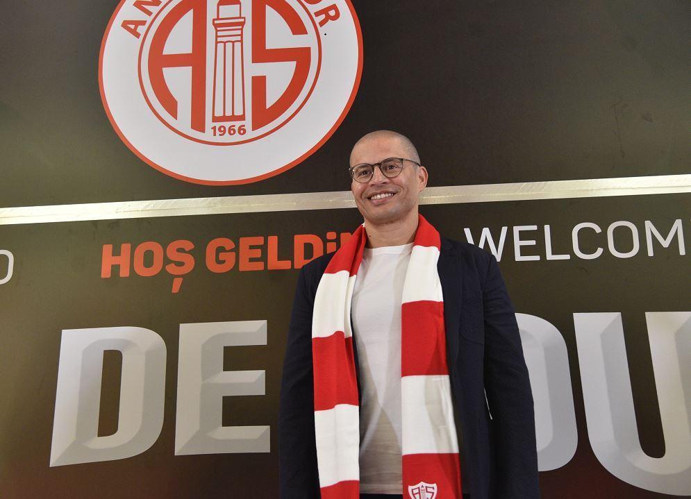Alex De Souza, Antalyaspor’a imzayı attı