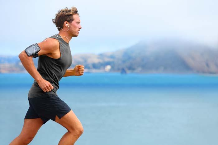 15-20 dakikalık koşu bile yetiyor! Vücudunuza etkisine inanamayacaksınız... Yaş gruplarına göre egzersiz önerileri