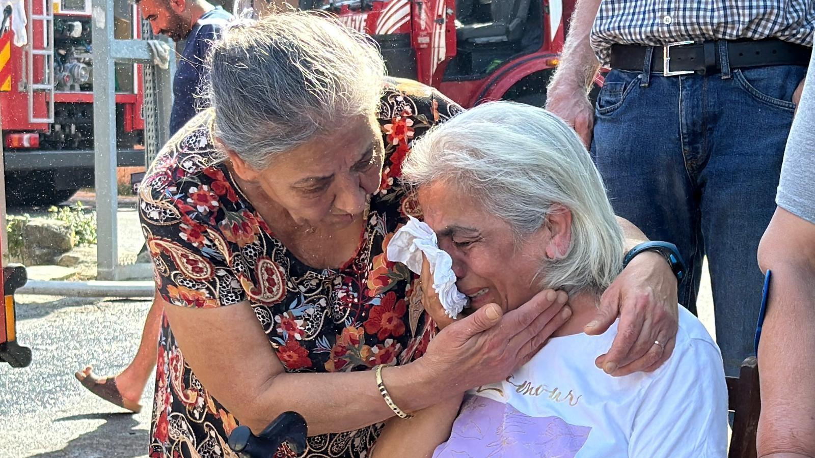Alevler bir anda yükseldi: Yaşlı kadını komşusu kurtardı