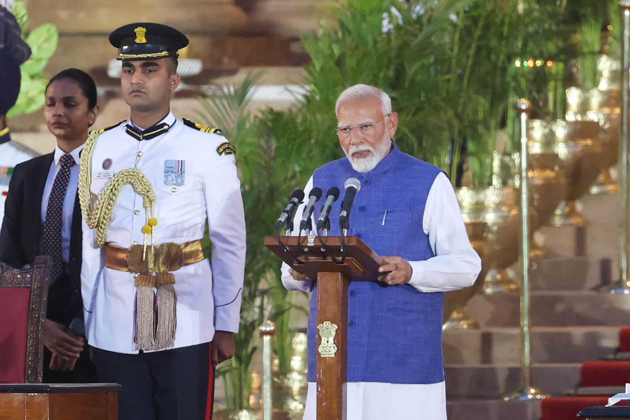 Hindistan'da 3. kez Modi dönemi! Yemin ederek görevine başladı