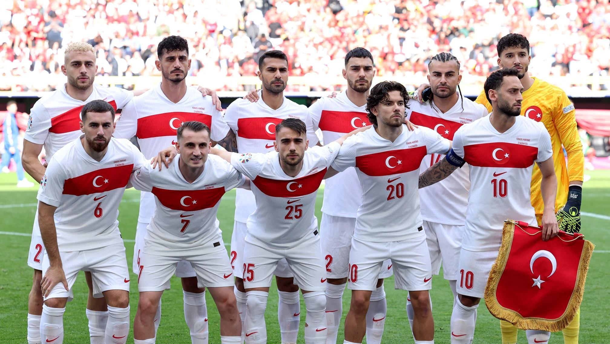 Türkiye'nin EURO 2024'te gruptan çıkma şansı belli oluyor! Millilerin son 16 turu hesapları...