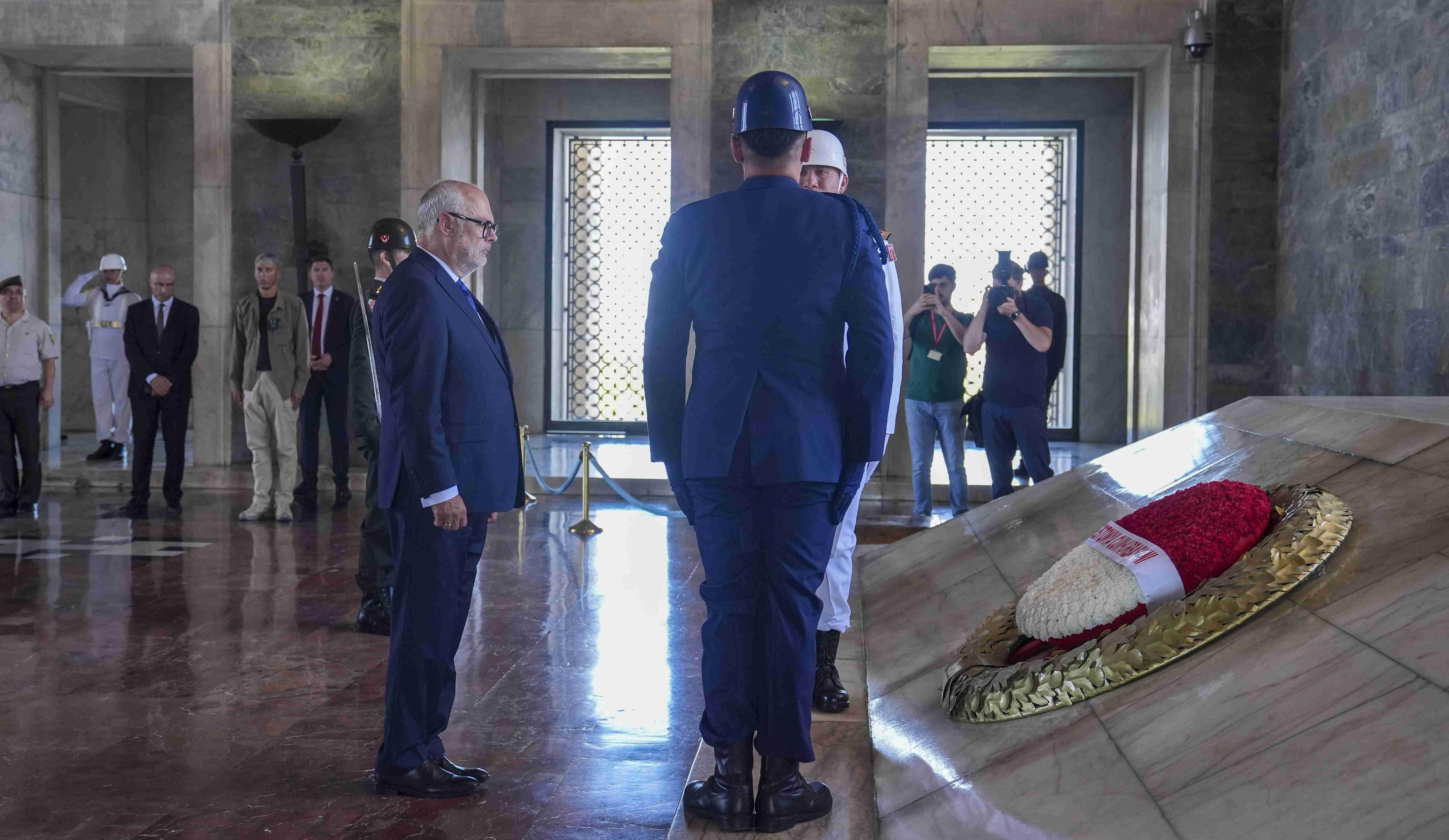 Estonya Cumhurbaşkanı Karis, Anıtkabir'i ziyaret etti