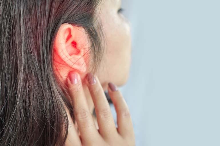 Dış kulak yolu enfeksiyonu tatilinizi gölgelemesin! Doğru kulak temizliği nasıl yapılmalı? Bunlara dikkat