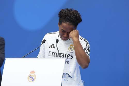Bir yıldızın gözyaşları! 18 yaşındaki Endrick resmen Real Madrid'de