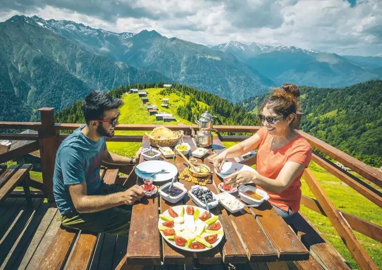 Denize gidemeyen doğaya koştu! Otellere göre yüzde 50 daha ucuz: 5 gecelik Karadeniz turu 7 bin liradan başlıyor ! Türkiye'de en çok tercih edilen tatil rotaları...