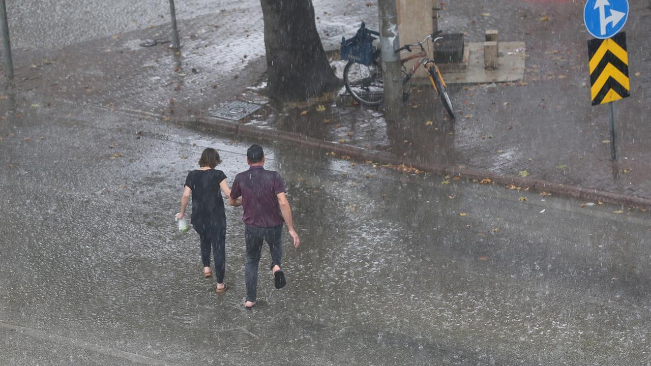 HABER || Meteoroloji'den 3 bölgeye sağanak yağmur uyarısı