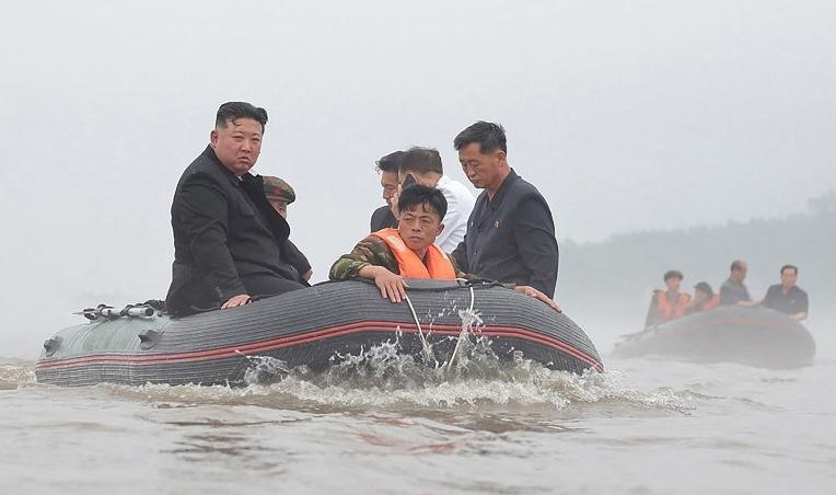 Kim'den akılalmaz karar! Felaketten sorumlu tuttuğu 30 kişiyi idam ettirdi!