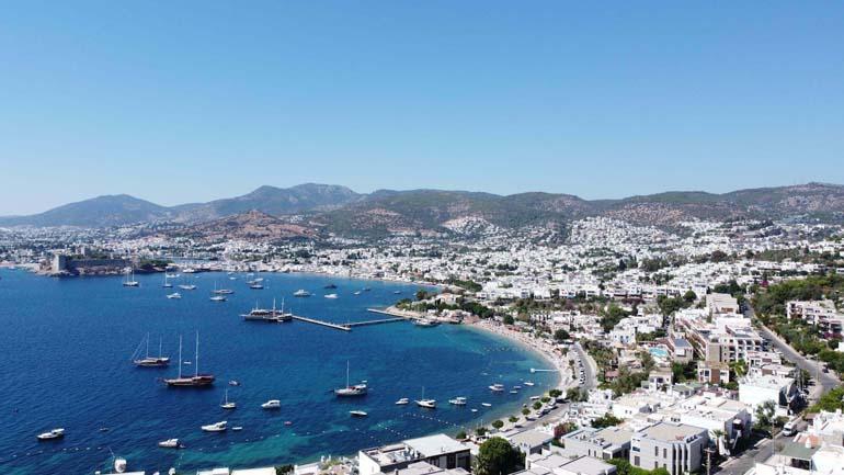 Bodrum'da 'sarı yaz' hareketliliği; otellerdeki doluluk yüzde 90'a ulaştı