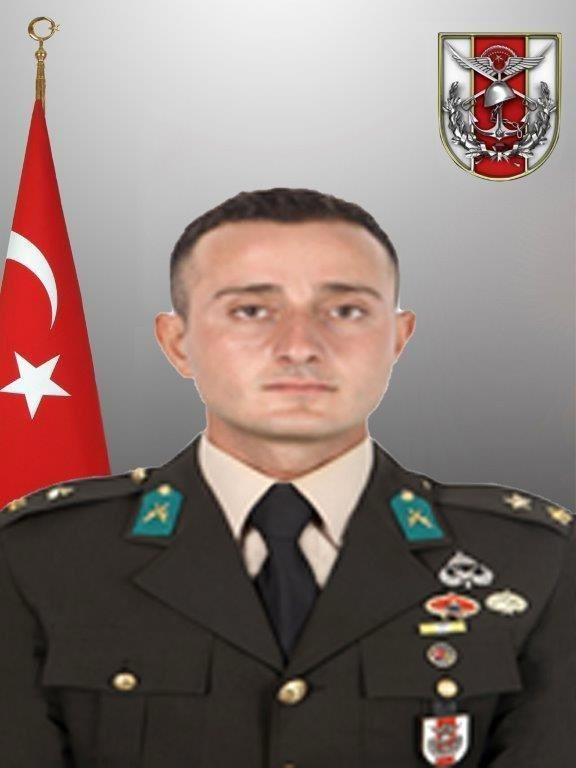 Yüzbaşı ağabeyin şehit üsteğmen kardeşine vedası! Aynı uçakla Trabzon'a geldiler