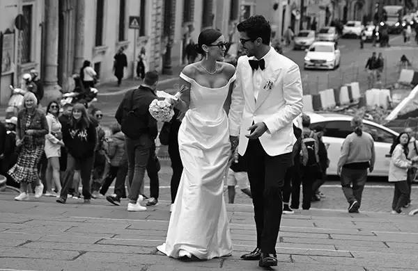 Roma'da nikah masasına oturmuşlardı! Pınar Deniz ve Kaan Yıldırım'dan yeni kareler