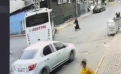 Kahreden ölüm: 4 yaşındaki Seyfican, annesinin gözleri önünde servis midibüsünün altında kaldı