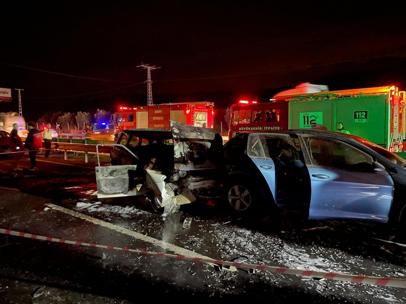 Sakarya'da feci kaza! Otomobilde yanarak can verdi