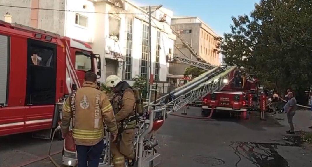 Beylikdüzü'nde tekstil fabrikasında yangın