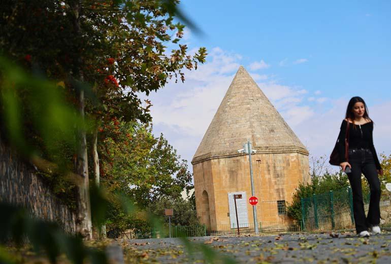 4 büyük deprem gören 5 bin yıllık tarihi mahalle dimdik