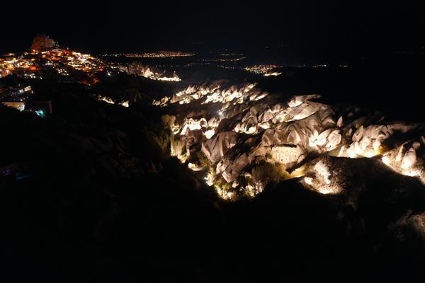 Aydınlatmalar tamamlandı! Peribacaları gece turizmine açıldı