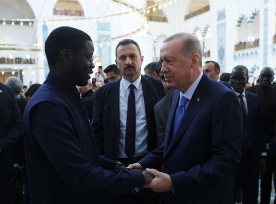 Cumhurbaşkanı Erdoğan ve Senegal Cumhurbaşkanı Fay Çamlıca Camii'nde cuma namazı kıldı