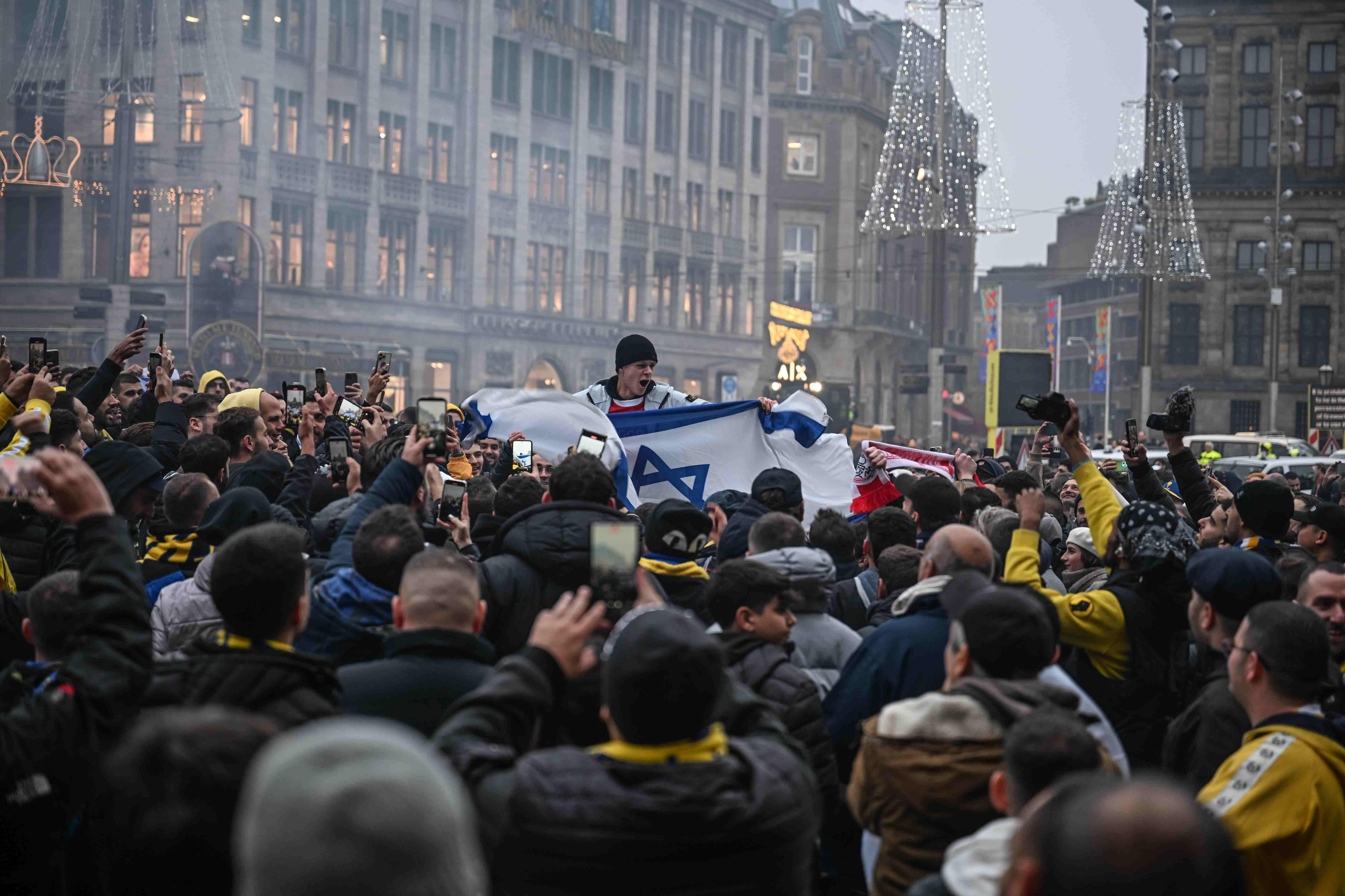 Hollanda’da maç öncesi sokaklar karıştı, İsrail tahliye uçağı gönderdi: 62 gözaltı! Amsterdam’da ne oluyor?