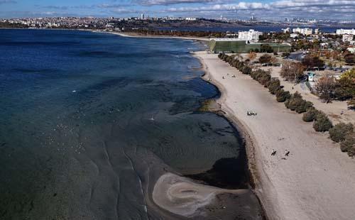 İstanbul’da deniz suyu çekildi