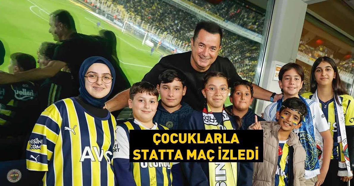 Acun Ilıcalı, çocukların hayalini gerçekleştirdi! Fenerbahçe maçı izlediler