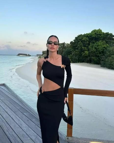 Yasemin Özilhan son pozlarıyla kasıp kavurdu! Takipçileri Kendall Jenner'a benzetti