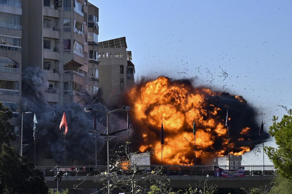 İsrail, Lübnan ve Gazze'ye bomba yağdırdı