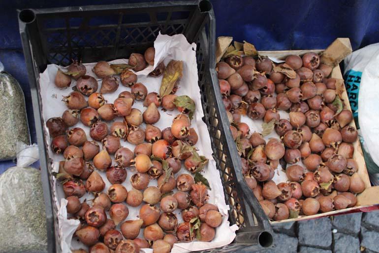 Faydasını bilen fiyatını sormadan alıyor! Doğal A ve C vitamini kaynağı... Toksinleri atıyor, astım, bronşit iyi gelmediği şey yok! Beşbıyık meyvesi...