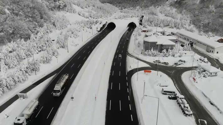 SON DAKİKA! Anadolu Otoyolu'nun Bolu Dağı geçişi trafiğe kapatılacak