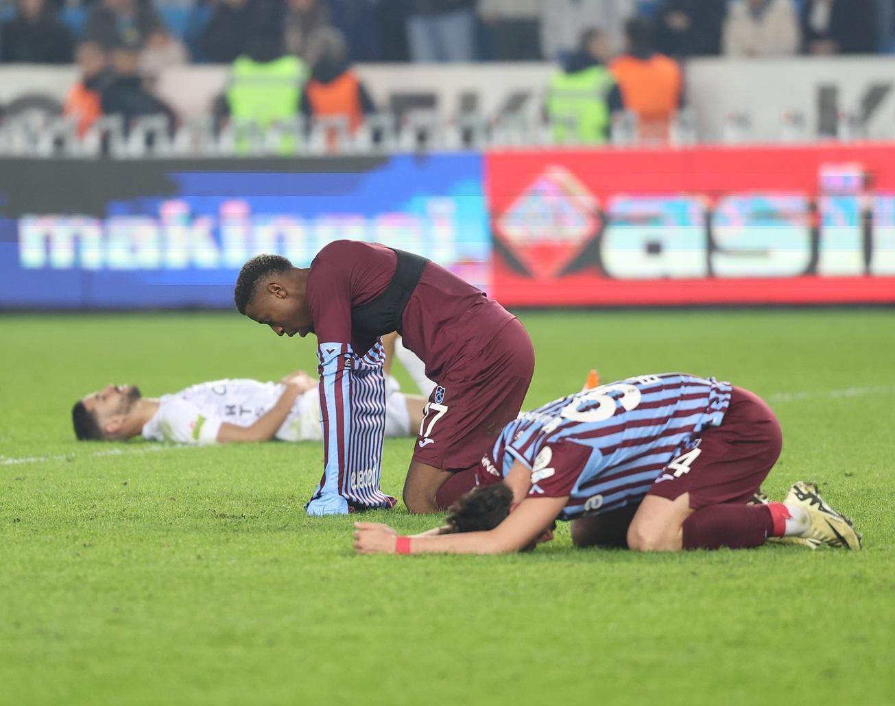 Trabzonspor kan kaybediyor! Yerel basın puan kaybına öfkeli...