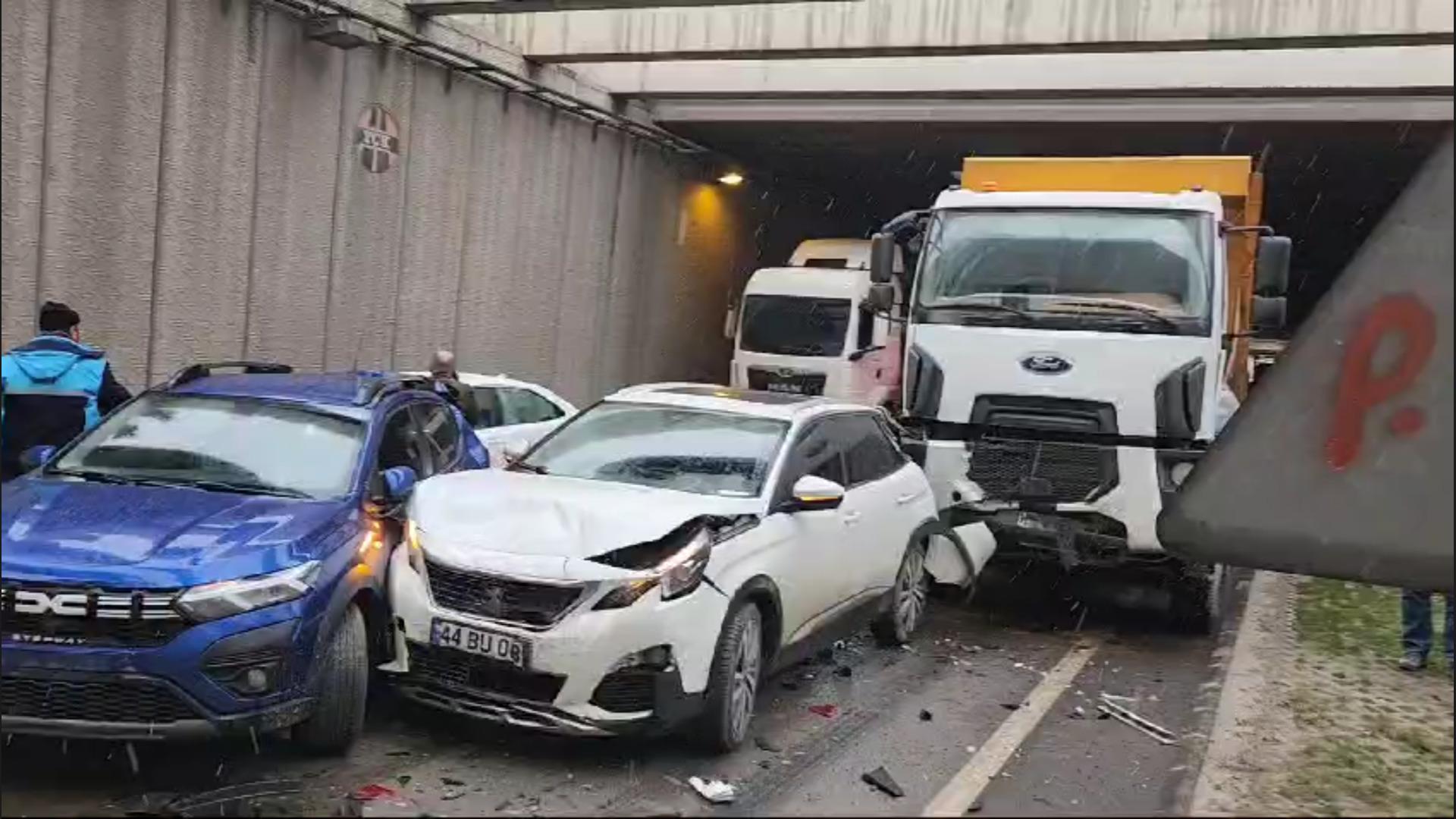 SON DAKİKA HABERİ: Malatya'da zincirleme kaza: Ortalık savaş alanına döndü