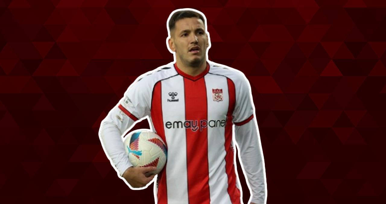 Sivasspor'un golcüsü Rey Manaj, Süper Lig devine transfer olmaya hazırlanıyor!