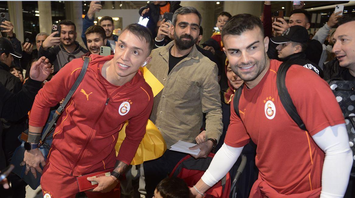 Galatasaray, Mersin’de coşkuyla karşılandı