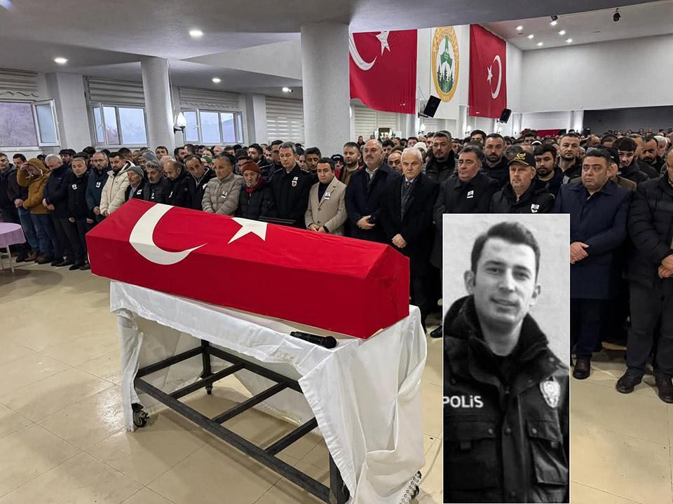 Bebeğine süt götürürken hayatını kaybeden polis, son yolculuğuna uğurlandı