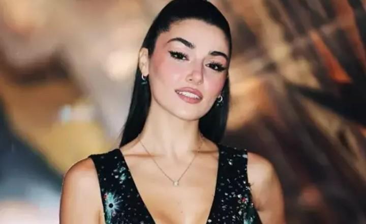 Paris Moda Haftası'na katıldı! Hande Erçel herkesi büyüledi