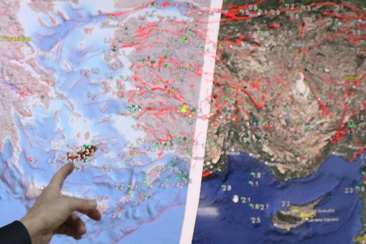 Ege'deki depremler sonrası kritik uyarı: Tsunami tehlikesi oluşabilir