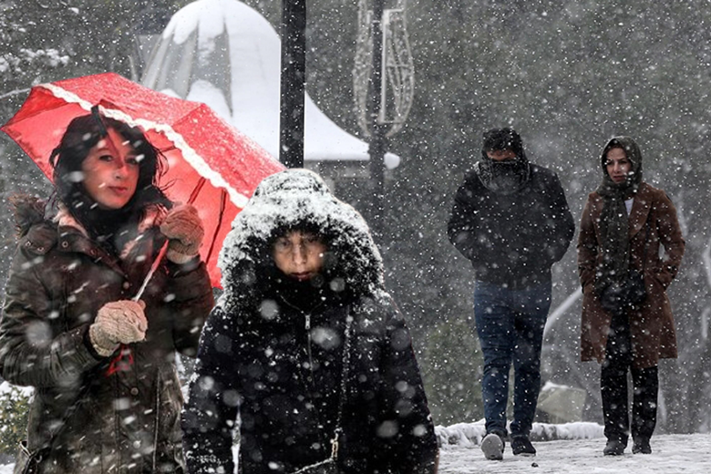 Son Dakika İstanbul Kar Haberleri... 3.5 Gün Sürecek Kar Yağışı Başlıyor: Okullar Tatil Olur Mu?