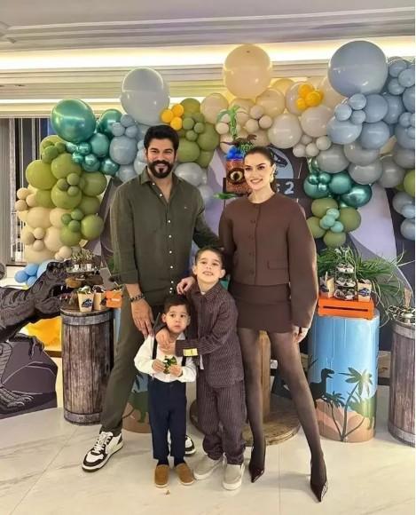 Fahriye Evcen ve Burak Özçivit oğulları Kerem’in 2. yaşını  kutladı