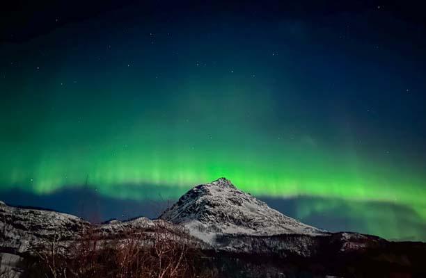 Norveç'te Kuzey Işıkları: Doğanın Büyüleyici Gösterisi