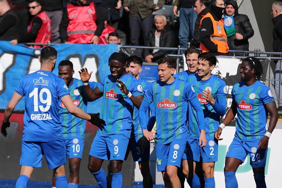 Çaykur Rizespor, Alanyaspor’dan 3 puanı 3 golle aldı